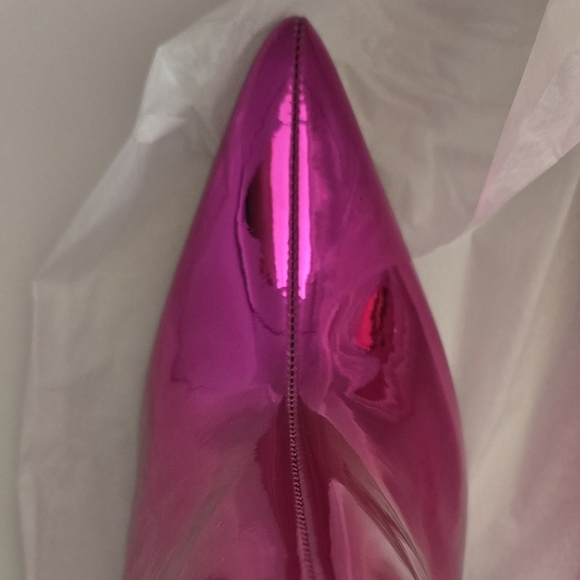 **NEW** Women's Metallic Hot Pink Heeled Ankle Bootie - Picture 4 of 5